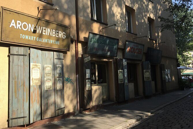Kazimierz District, the Wawel Hill and Cracow Old Town - Remuh Synagogue and the Jewish cemetery: history you can feel