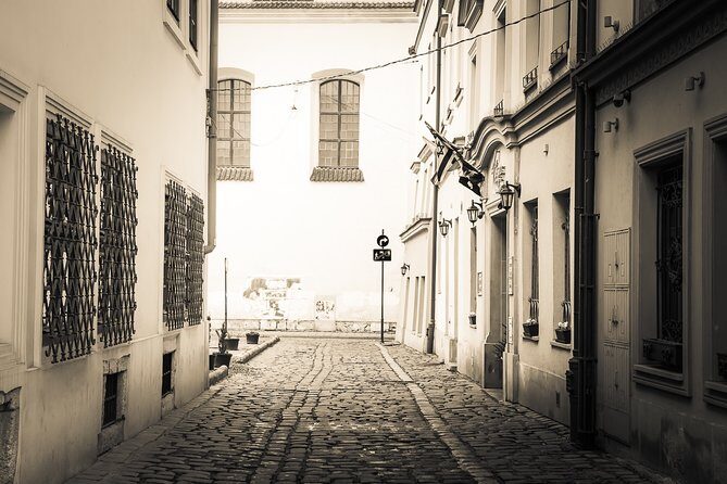 Kazimierz District, the Wawel Hill and Cracow Old Town - Wawel Hill: the Renaissance patio view and the royal “why”