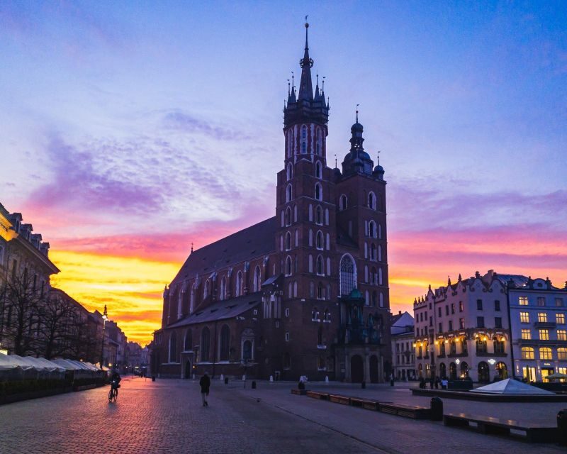 Krakauer old town tour - St. Mary’s Basilica and the Trumpeter Moment