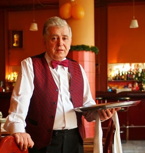 Krakow: 3.5-Hour Communism Deluxe Tour by Trabant - Period apartments and 1950s-style shop items: the past in close range