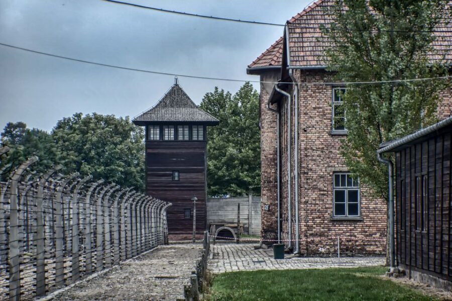Krakow: Auschwitz and Wieliczka Salt Mine Combo Tour - Should You Book This Auschwitz and Wieliczka Combo?