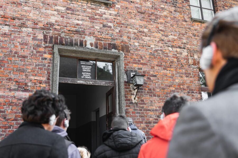 Krakow Auschwitz-Birkenau Memorial Guided Tour Meeting Point - Pacing and comfort: a 7-hour schedule that still feels manageable