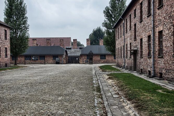 Krakow: Auschwitz-Birkenau Shared English Tour and Transfer - Should you book this shared English tour from Krakow?