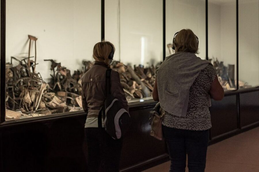 Krakow: Auschwitz-Birkenau Tour Limited to 15 Visitors - A Limited to 15 Auschwitz-Birkenau Day Trip That Feels Manageable
