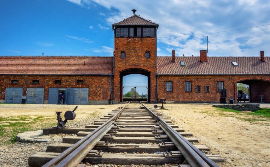 Krakow: Auschwitz Guided Tour with Optional Hotel Pickup - Getting In Smoothly: IDs, Luggage, and Skip-the-Line Entry