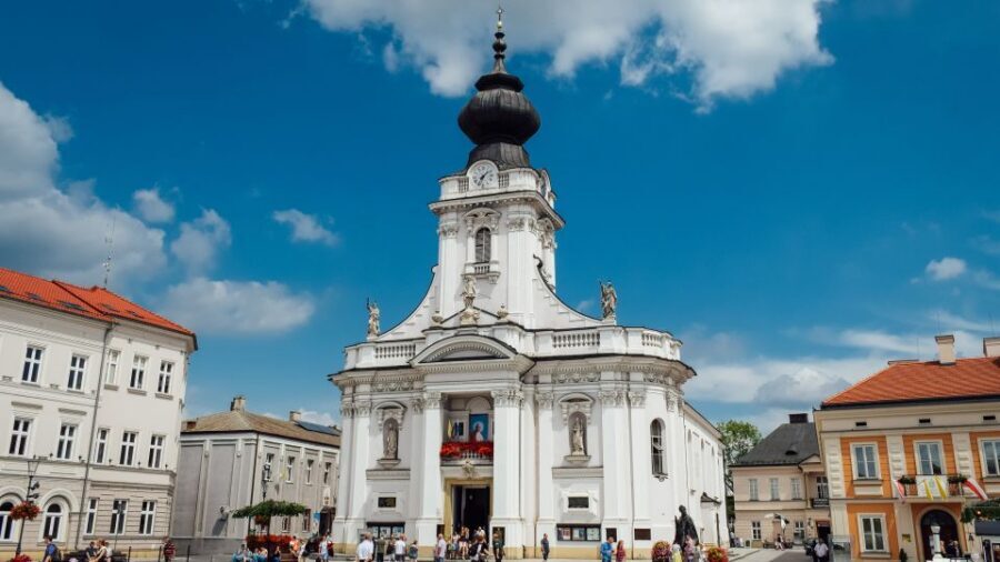 Krakow: Black Madonna of Częstochowa & Home of John Paul II - Who this Kraków day trip fits best