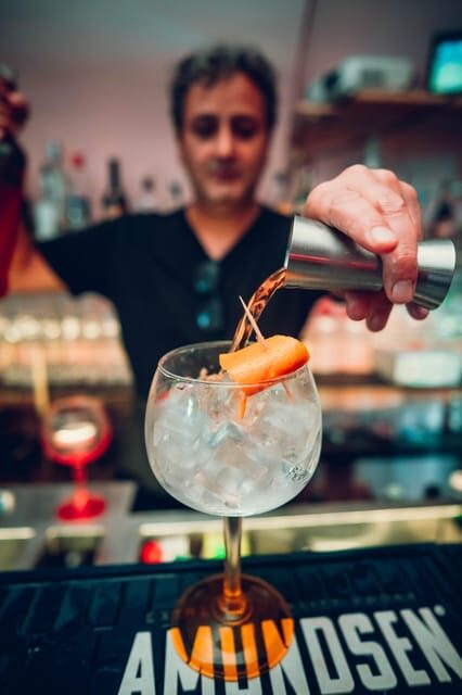 Krakow: Bottomless Brunch with 3-Course Meal and Drinks - Atmosphere and Service: Why People Keep Recommending It