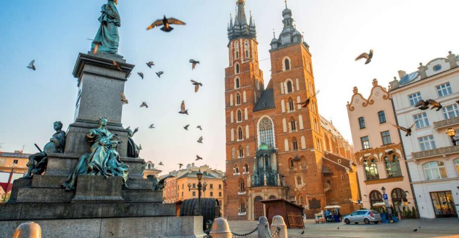 Krakow: City Walking Tours - Choosing the Old Town option: medieval squares to royal views