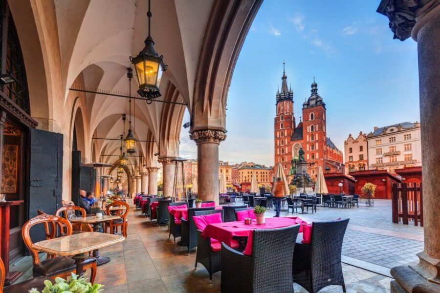 Krakow: E-Car City Tour - Why a heated e-car tour works so well in Krakow