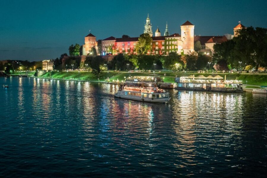 Krakow: Evening Cruise with a Glass of Wine - Audio, seating, and onboard comfort for a night sail