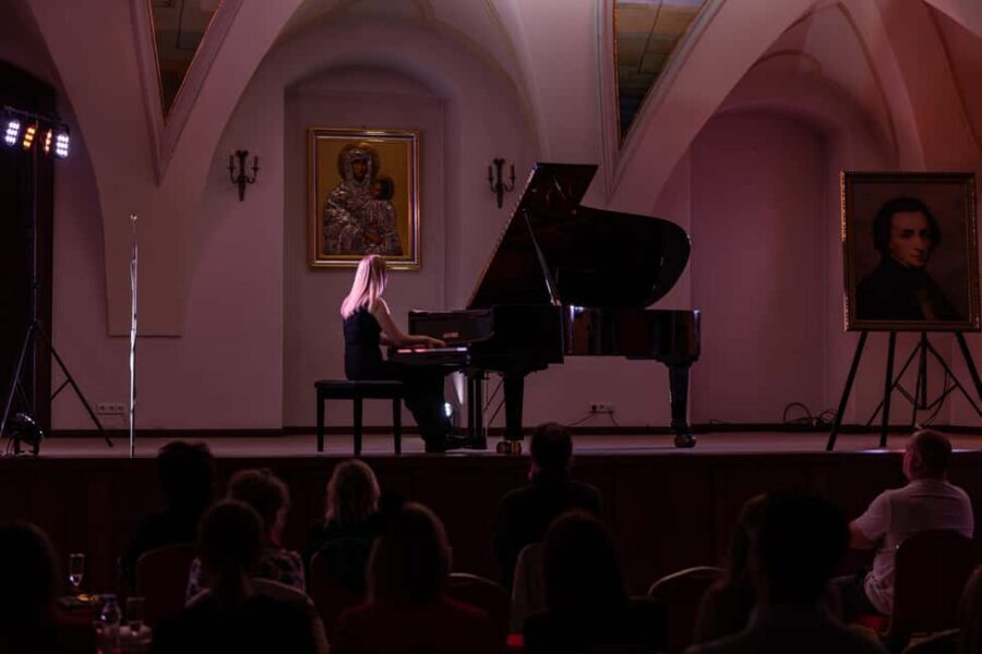 Krakow: Frédéric Chopin Classical Music Candlelight Concert - The Drink and the Comfort Details That Make It Easy to Enjoy