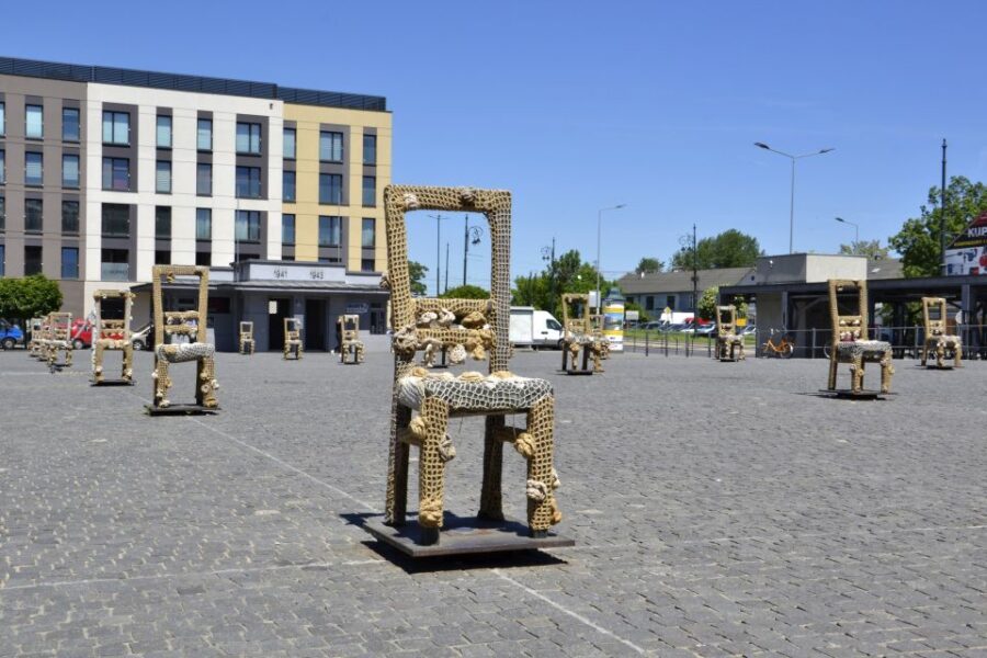 Krakow: Full Tour Regular 1.5h guided city tour by E-Cart - Wawel Castle area: the big landmark, minus the full-day logistics