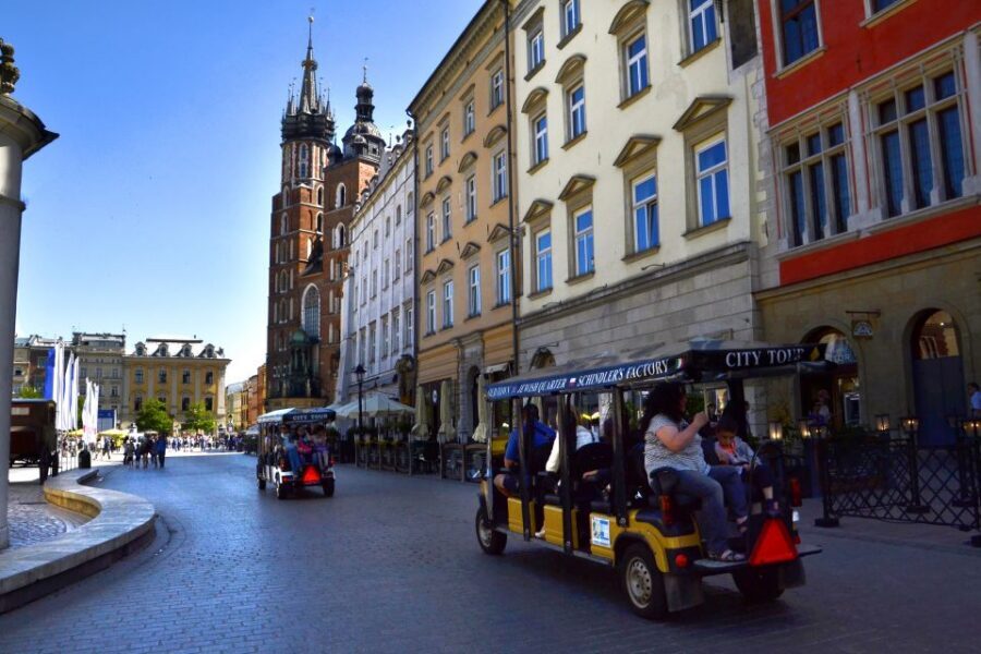 Krakow: Full Tour Regular 1.5h guided city tour by E-Cart - Jewish Quarter and the former ghetto area: listen closely, take your time