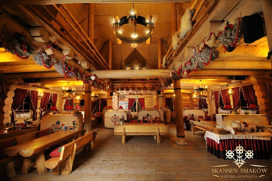 Krakow: Full Traditional Polish Dinner & Folk Show - Who this tour suits best