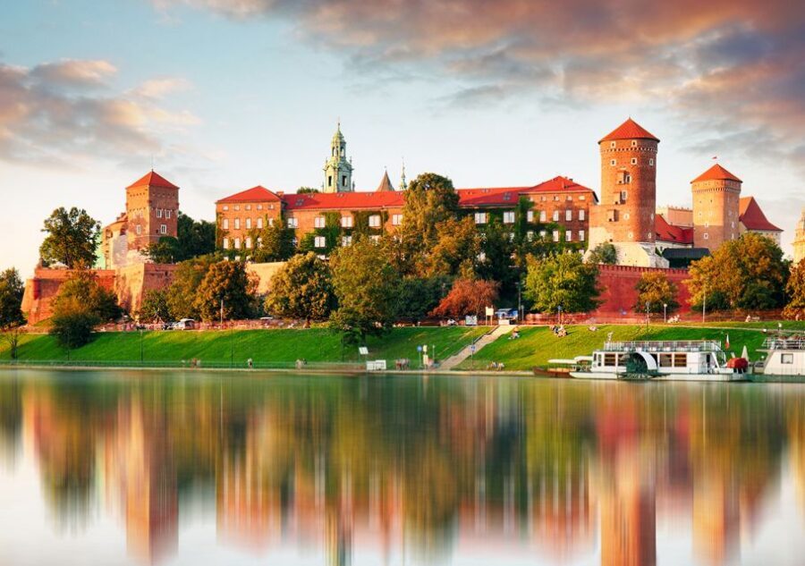 Krakow: Guided Old Town Tour - Market Square Views and Medieval Streets That Make Sense Later