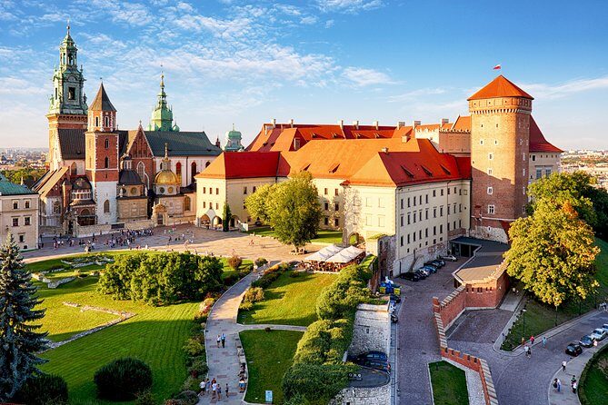 Krakow: Guided Sightseeing Tour by golf cart/buggy - Comfort, photo stops, and real guide skill (Jacob, Dominik, Matt, Paulina)