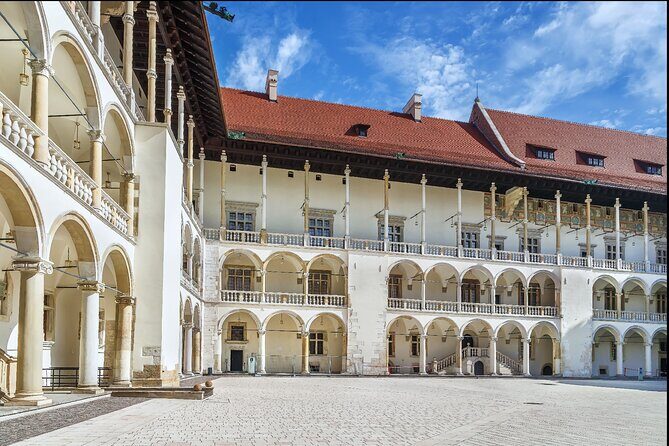 Krakow Guided Tour to Iconic Polish Royal Residence Wawel Castle - Royal power in plain view: courtyards, architecture, and how the story connects