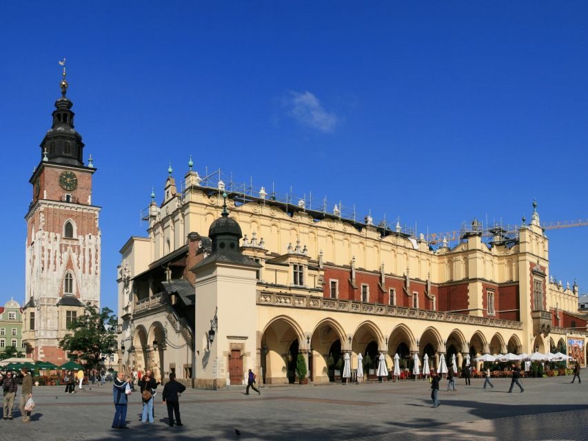 Krakow: Highlights of Old & New Town Private Walking Tour - Cloth Hall details and Jagiellonian University: trade meets learning