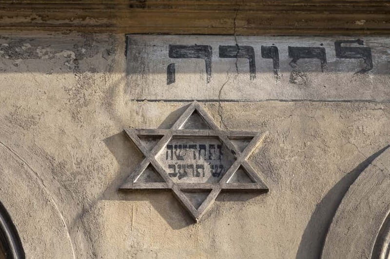 Krakow Jewish District Tour in a Small Group - Old Synagogue to the Mikveh: seeing religion as daily routine