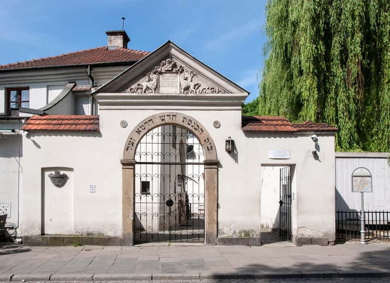 Krakow Jewish District Tour in a Small Group - Remuh Synagogue and the old Jewish cemetery: where respect matters