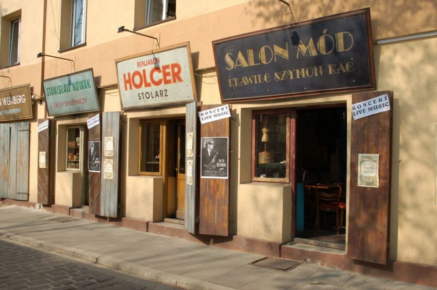 Krakow: Jewish Quarter Guided Walking Tour - Schindler’s List locations: seeing the film through Krakow’s real streets