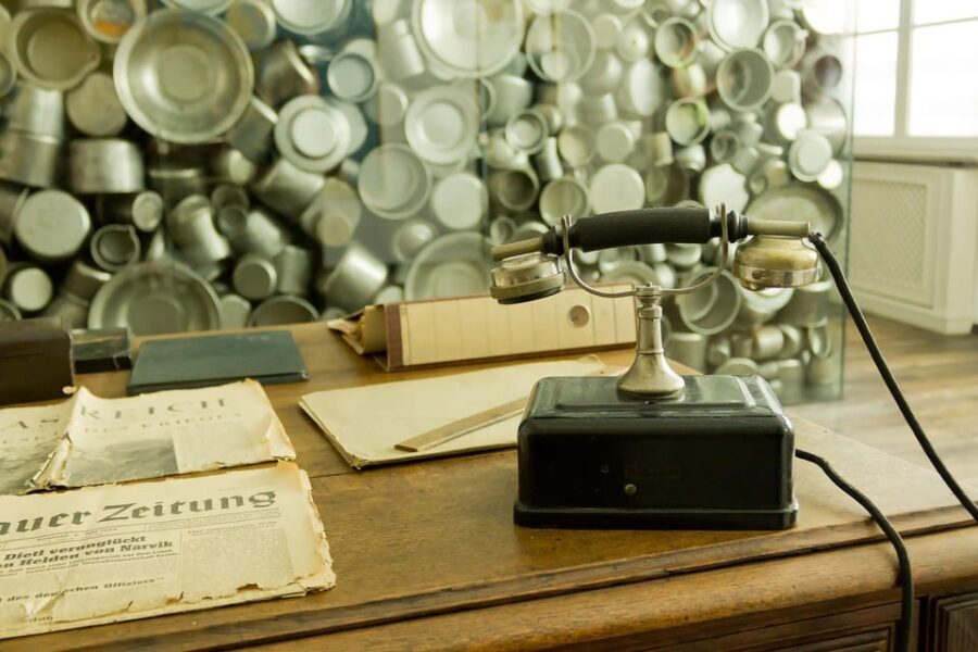 Kraków: Jewish Quarter & Schindler’s Factory Guided Tour - Meeting at the Old Synagogue: your Kazimierz warm-up