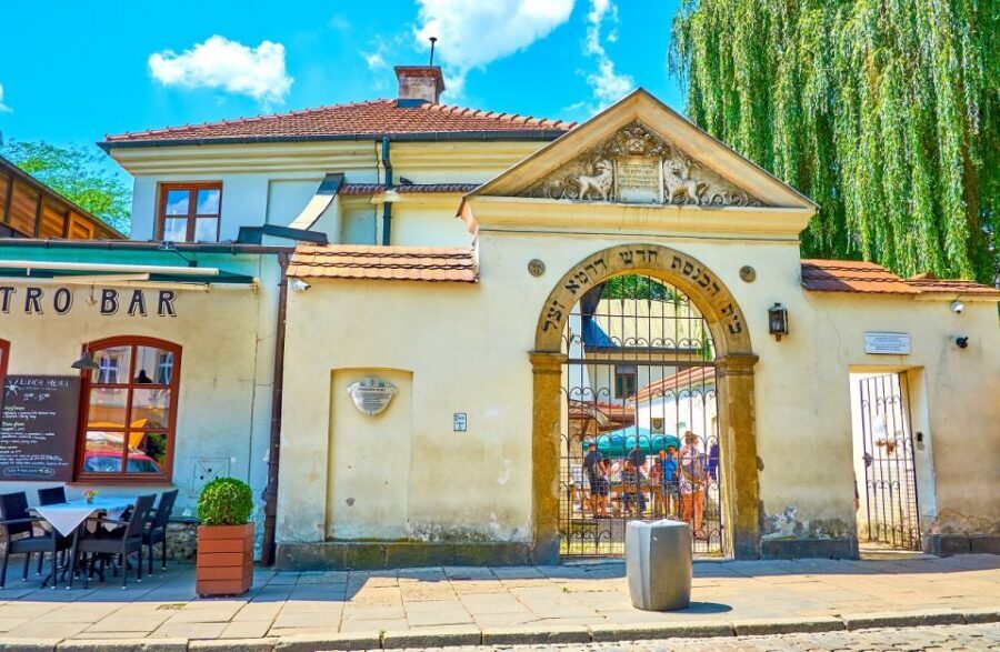 Krakow: Kazimierz, Schindler's Factory & Ghetto with Guide - Schindler’s Enamel Factory: why skip-the-line is worth it