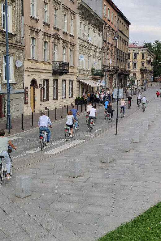 Krakow: Multilingual Tour On Electric Bikes - Key reasons this e-bike tour works well