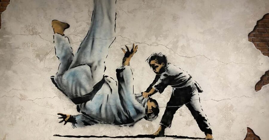 Krakow: Muzeum Banksy Entry Ticket - What You Actually See: 150 Banksy Creations on 1,000 m2 of Walls