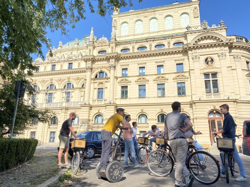 Krakow: Old Town Bike Tour with a Guide - Your guide and the group ride pace (Pedro, Arthur, and more)