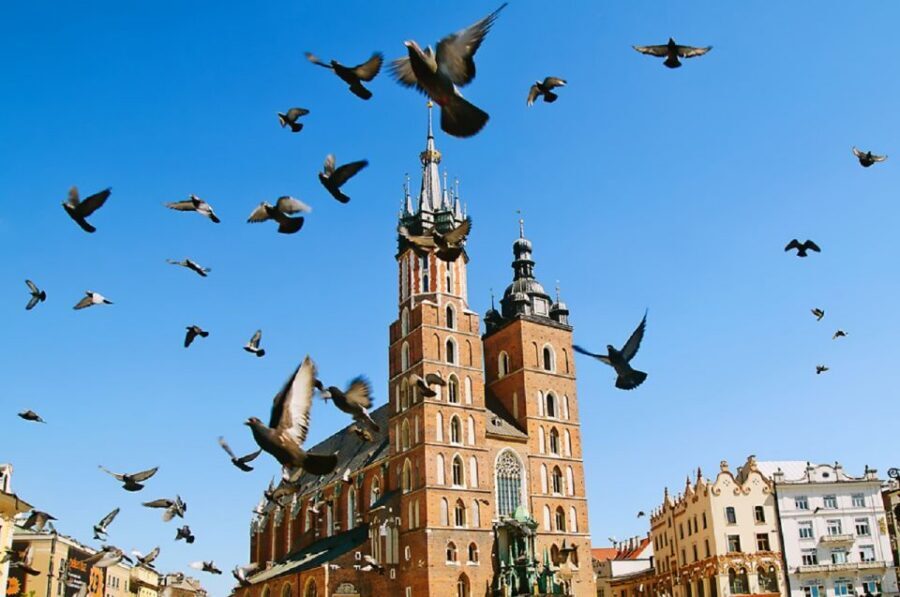 Krakow: Old Town Private Guided Walking Tour - St. Mary’s Basilica, the bugle moment, and murals by Jan Matejko