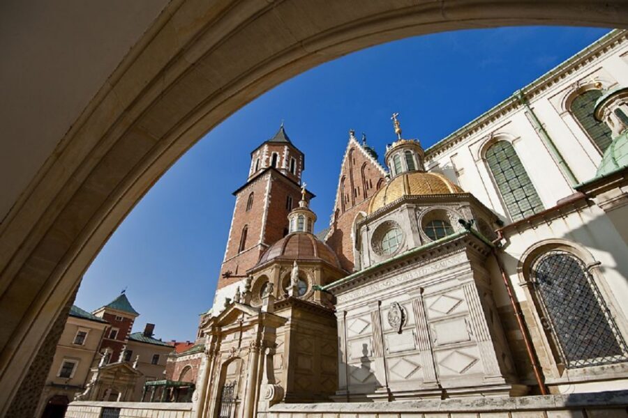 Krakow: Old Town Private Guided Walking Tour - Florianska Street to the Main Market Square: the medieval power corridor