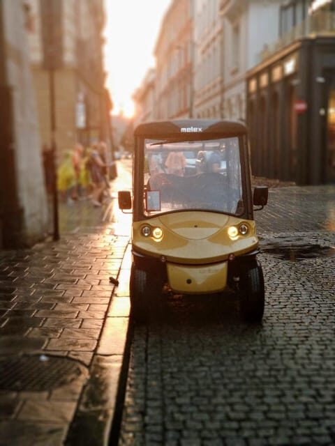 Krakow: Old Town Sightseeing Tour by Electric Golf Cart - Finding the Electric Cart at Parking Kiss&Ride by Zabka