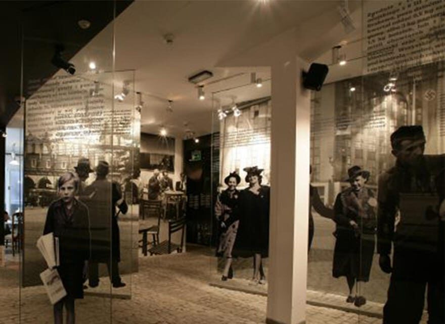Krakow: Oskar Schindler's Factory Guided Tour&Pickup Options - Schindler’s Enamel Factory: what the 90 minutes actually gives you