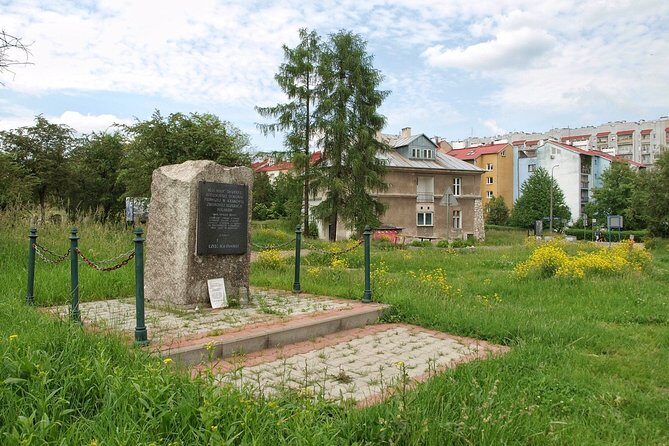 Krakow: Plaszow Concentration Camp Guided Walking Tour - Why Płaszów matters: from ghetto transports to a brutal camp system