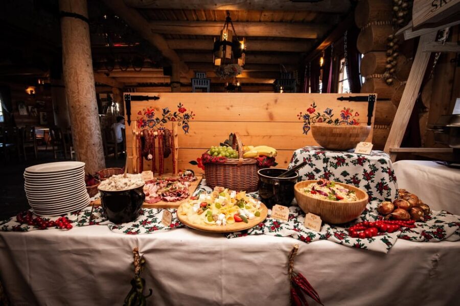 Krakow: Polish Folk Night with Dinner and Unlimited Drinks - Key things to notice before you go