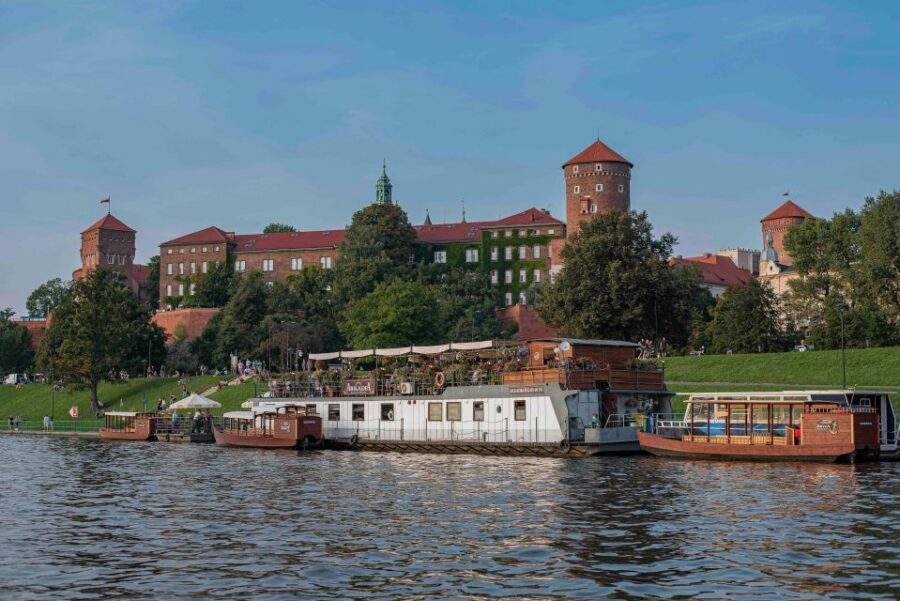 Krakow: Private Traditional Gondola Cruise - Key Things You’ll Like About This Krakow Gondola Cruise