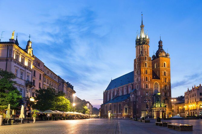 Krakow Private Walking Tour with Schindler's Factory - A private Krakow day that mixes beauty with hard history
