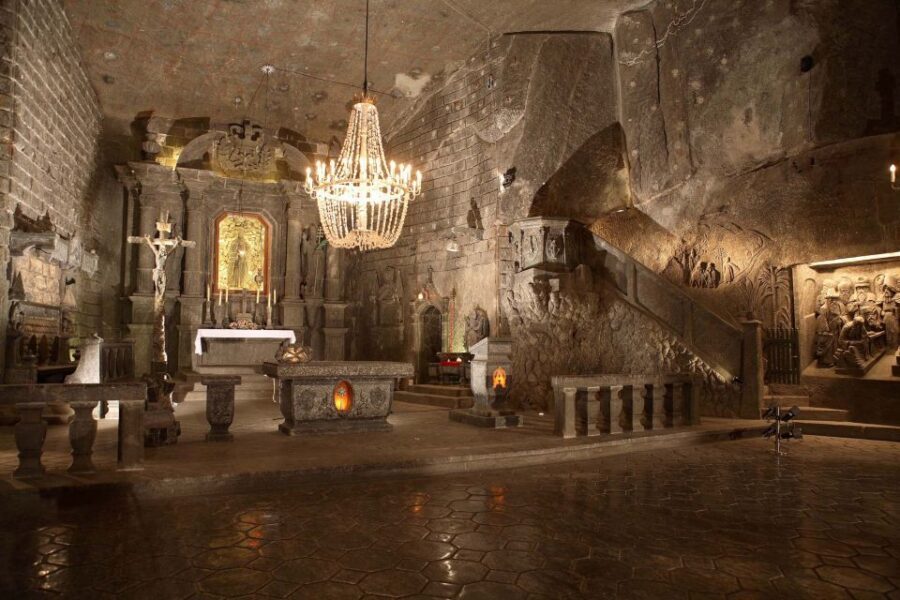 Krakow: River Cruise and Wieliczka Salt Mine Group Tour - Vistula River Cruise: how Krakow looks from the water