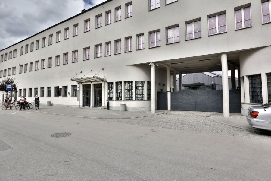 Krakow: Schindler's Factory Museum Guided Tour - Who this tour suits best (and who should plan differently)