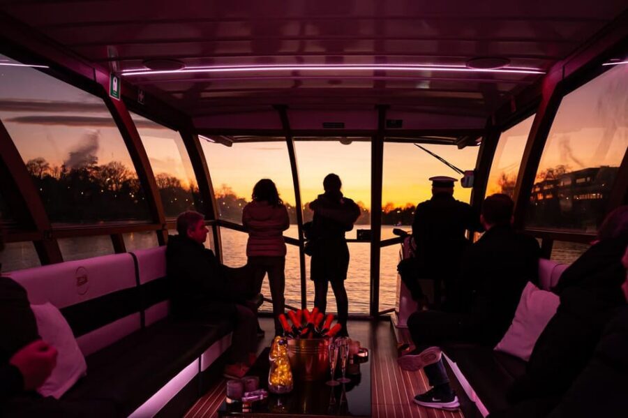 Krakow: Sightseeing Cruise on Vistula River with Audio Guide - English audio guide: what you hear while you pass the sights