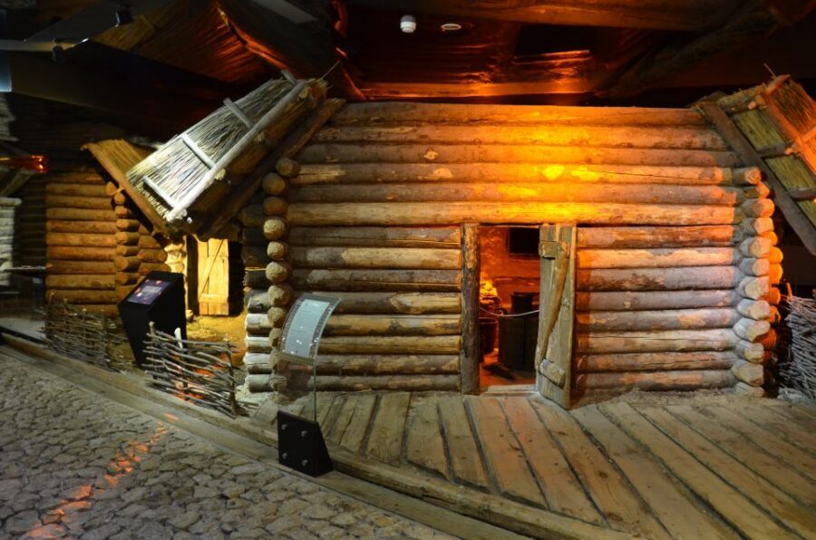 Krakow: Skip the Line Underground Museum and Old Town - Skip-the-Line Tickets and the 4-Hour Flow That Keeps You Moving