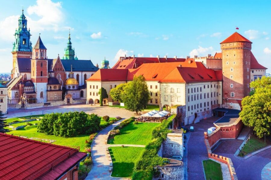 Krakow: Skip the Line Wawel Castle & Cathedral Private Tour - Practical tips so your visit feels smooth