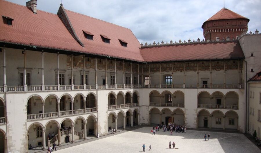 Krakow: Skip-the-Line Wawel Castle & Old Town Guided Tour - What You’ll Actually See (And Why It’s More Than a Checklist)