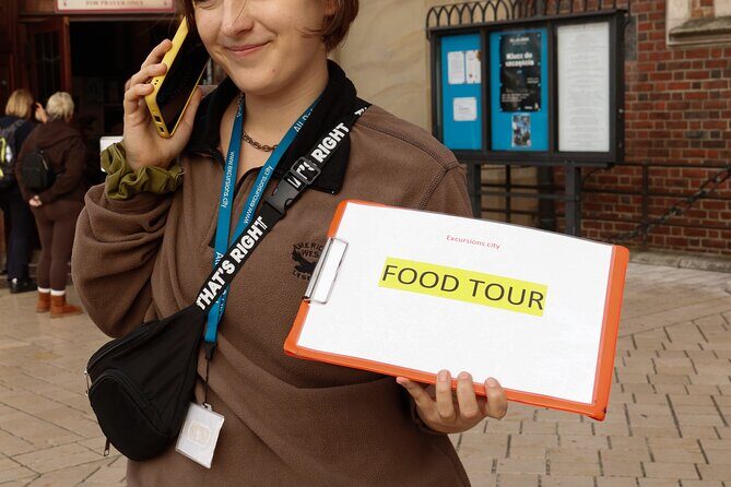 Krakow: Street Food Walking Tour - Main Market Square meeting point: where the tour energy starts