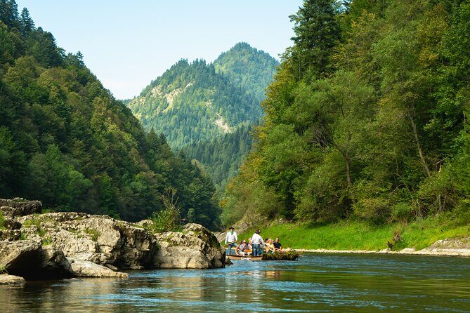 Krakow: Traditional Dunajec River Rafting with Mountain Chairlift - Time in Szczawnica’s main square: food, pastries, and easy strolling