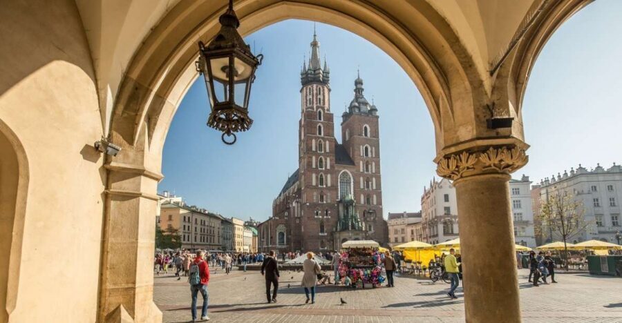 Krakow: Traditional Street Food Walking Tour - Key highlights worth planning for