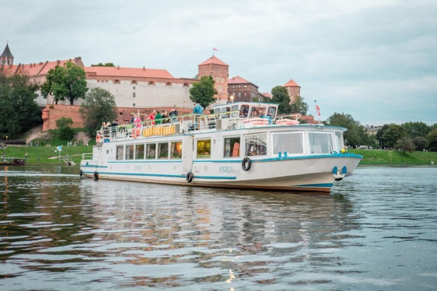 Krakow: Vistula River Panoramic Boat Tour ️ - The Vistula route: Wawel to Zwierzyniec, then Podgórze and Kazimierz