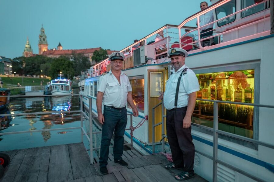 Krakow: Vistula River Sightseeing Cruise ️ - A 30-minute cruise that lines up the key Krakow sights