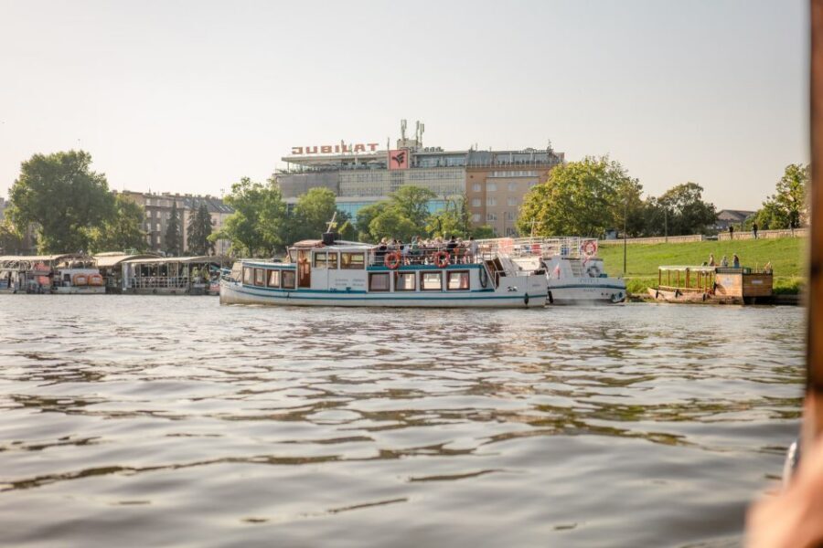 Krakow: Vistula River Sightseeing Cruise ️ - Audio guide and boat pace: how to get more out of it